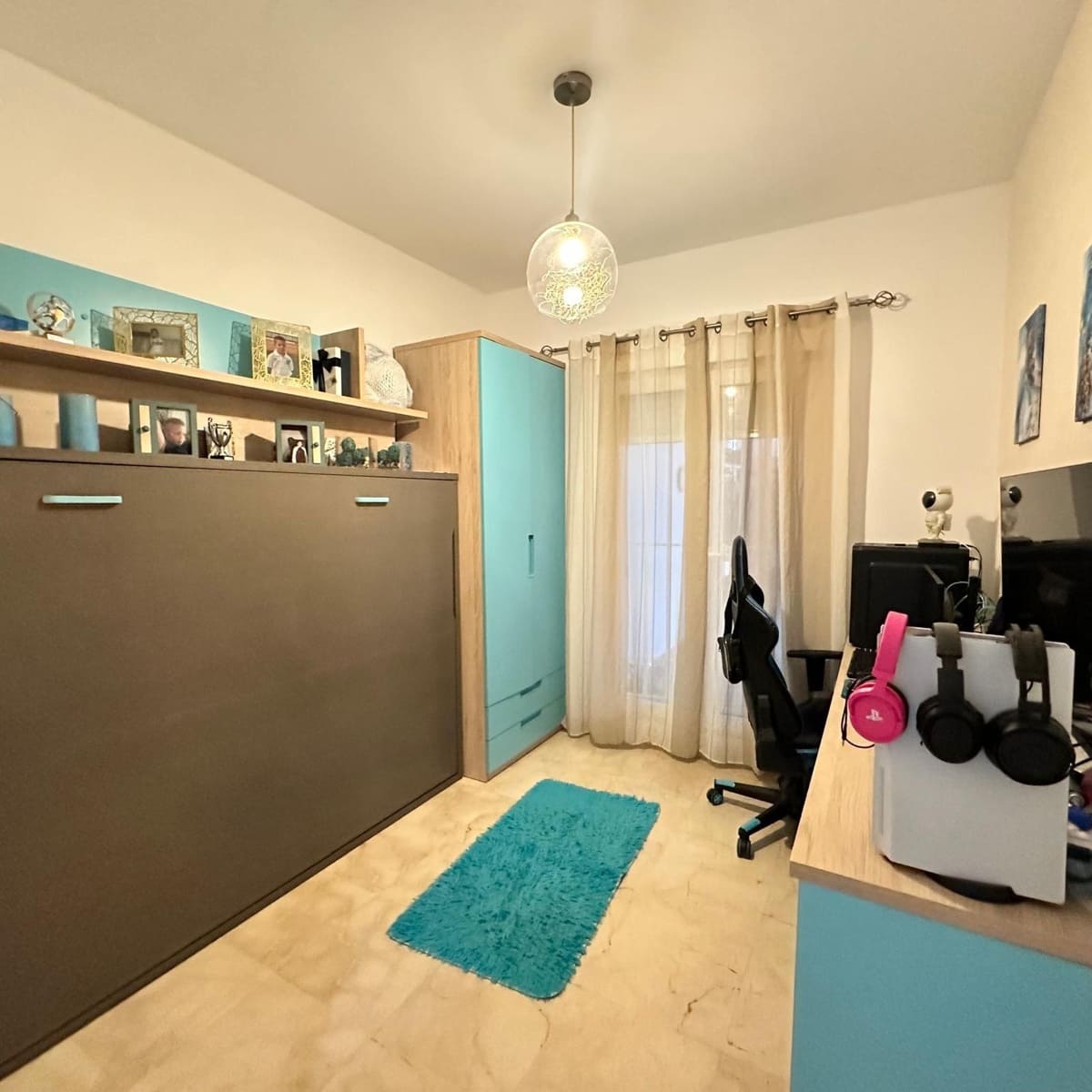 3 bedroom Apartment for sale in La Linea de la Concepcion - € 318,000 (Ref: 9911058)
