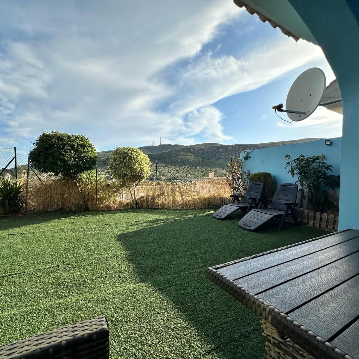 3 bedroom Apartment for sale in La Linea de la Concepcion - € 318,000 (Ref: 9911058)