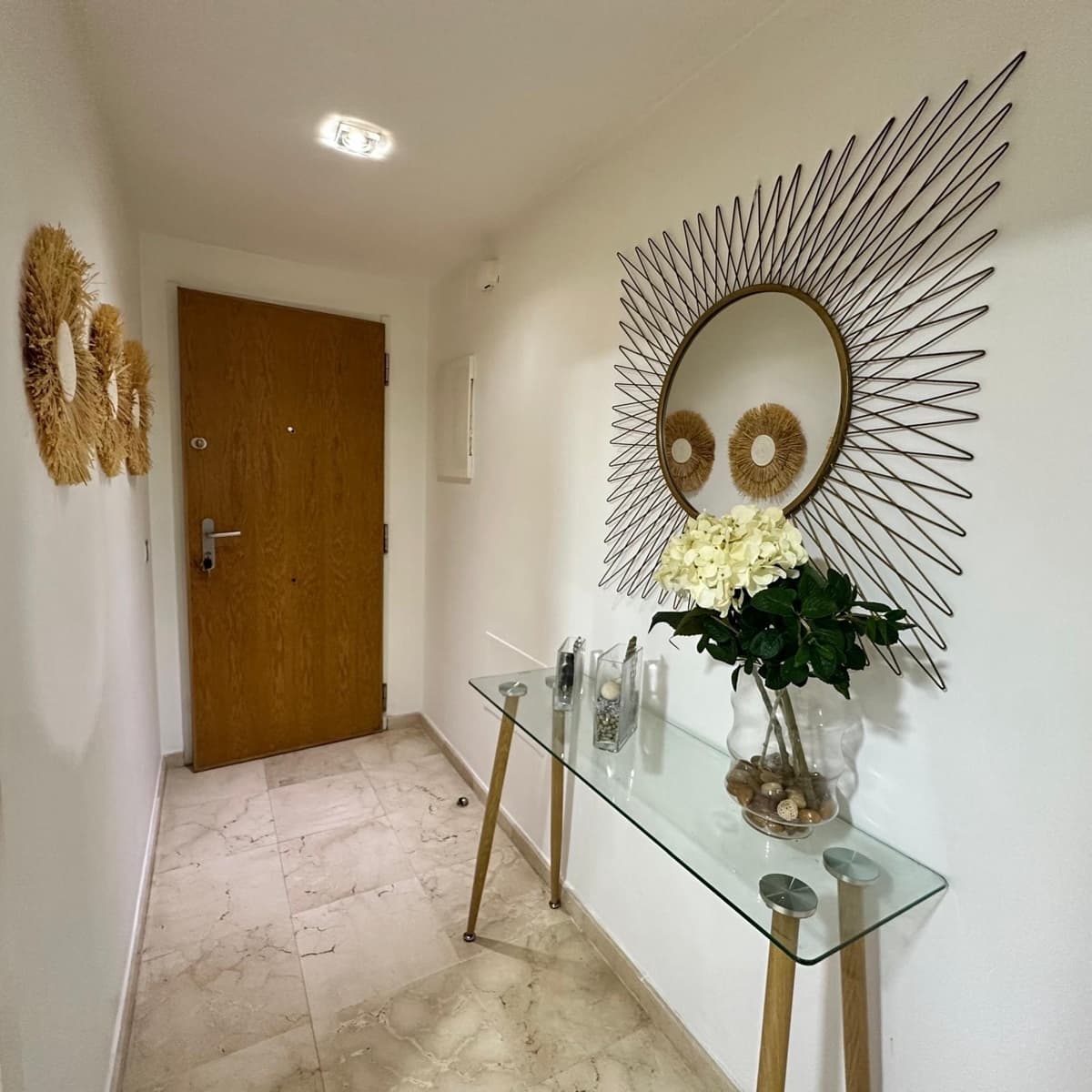 3 bedroom Apartment for sale in La Linea de la Concepcion - € 318,000 (Ref: 9911058)