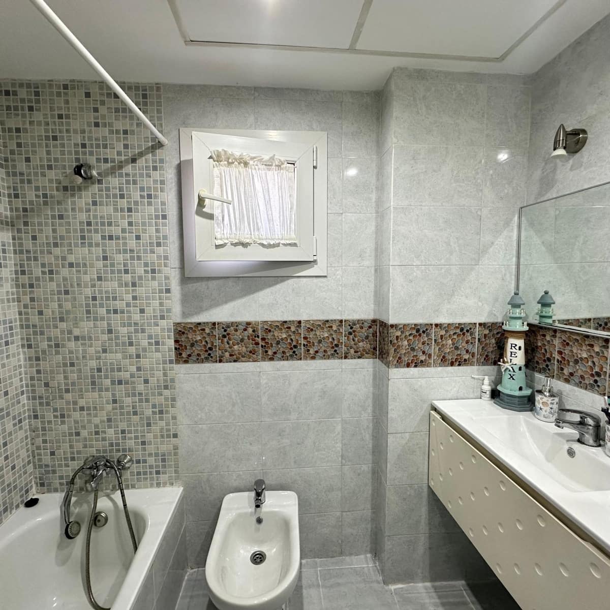 3 bedroom Apartment for sale in La Linea de la Concepcion - € 318,000 (Ref: 9911058)