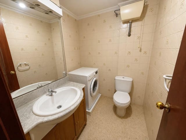 4 slaapkamer Flat te koop in La Línea de la Concepción - € 195.000 (Ref: 9920426)