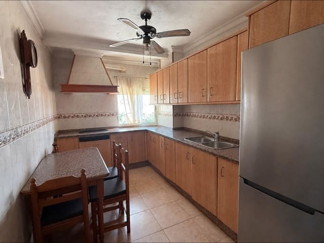 4 slaapkamer Flat te koop in La Línea de la Concepción - € 195.000 (Ref: 9920426)