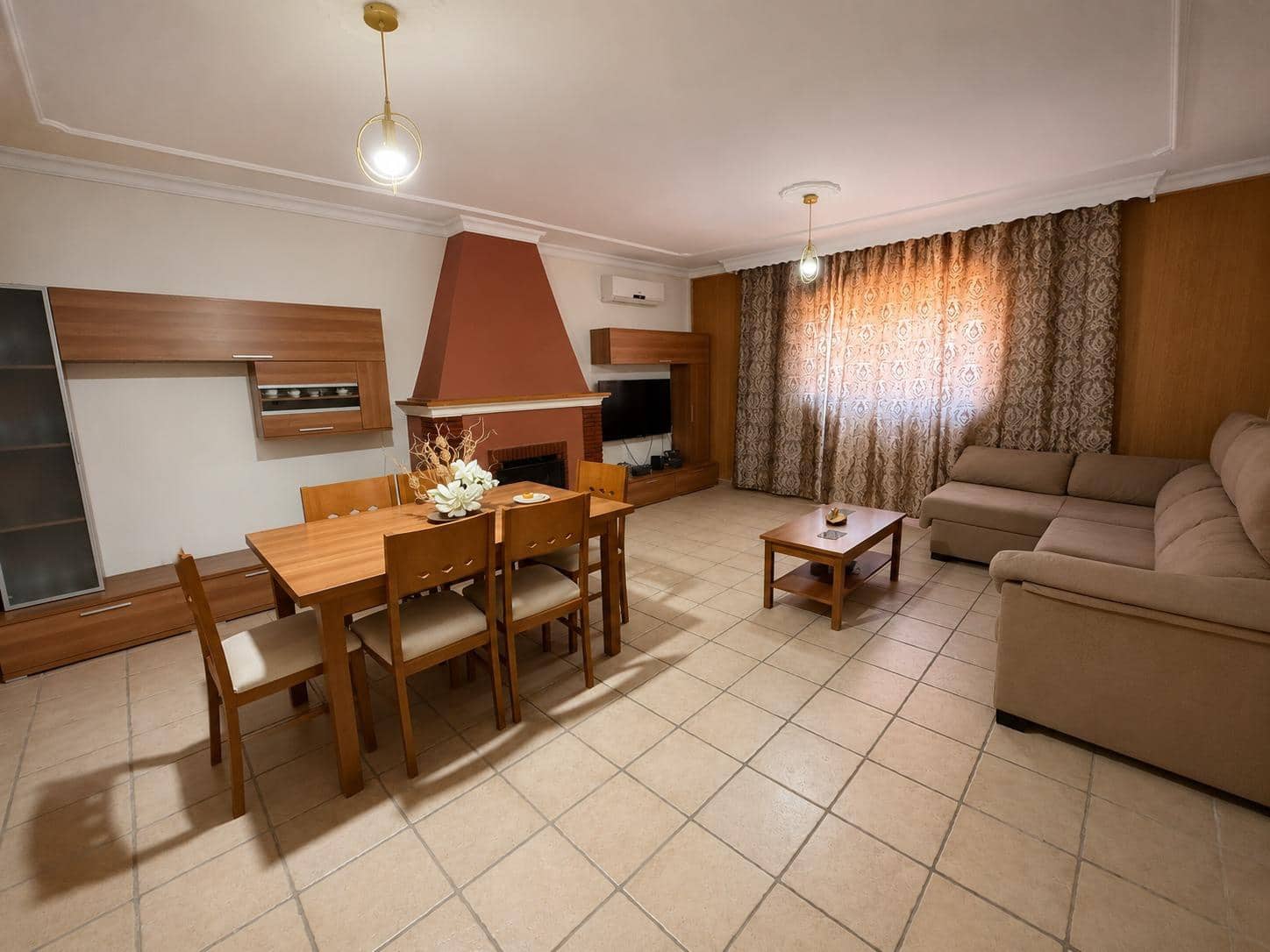 3 slaapkamer Villa te koop in La Linea de la Concepcion met zwembad garage - € 565.000 (Ref: 9939971)