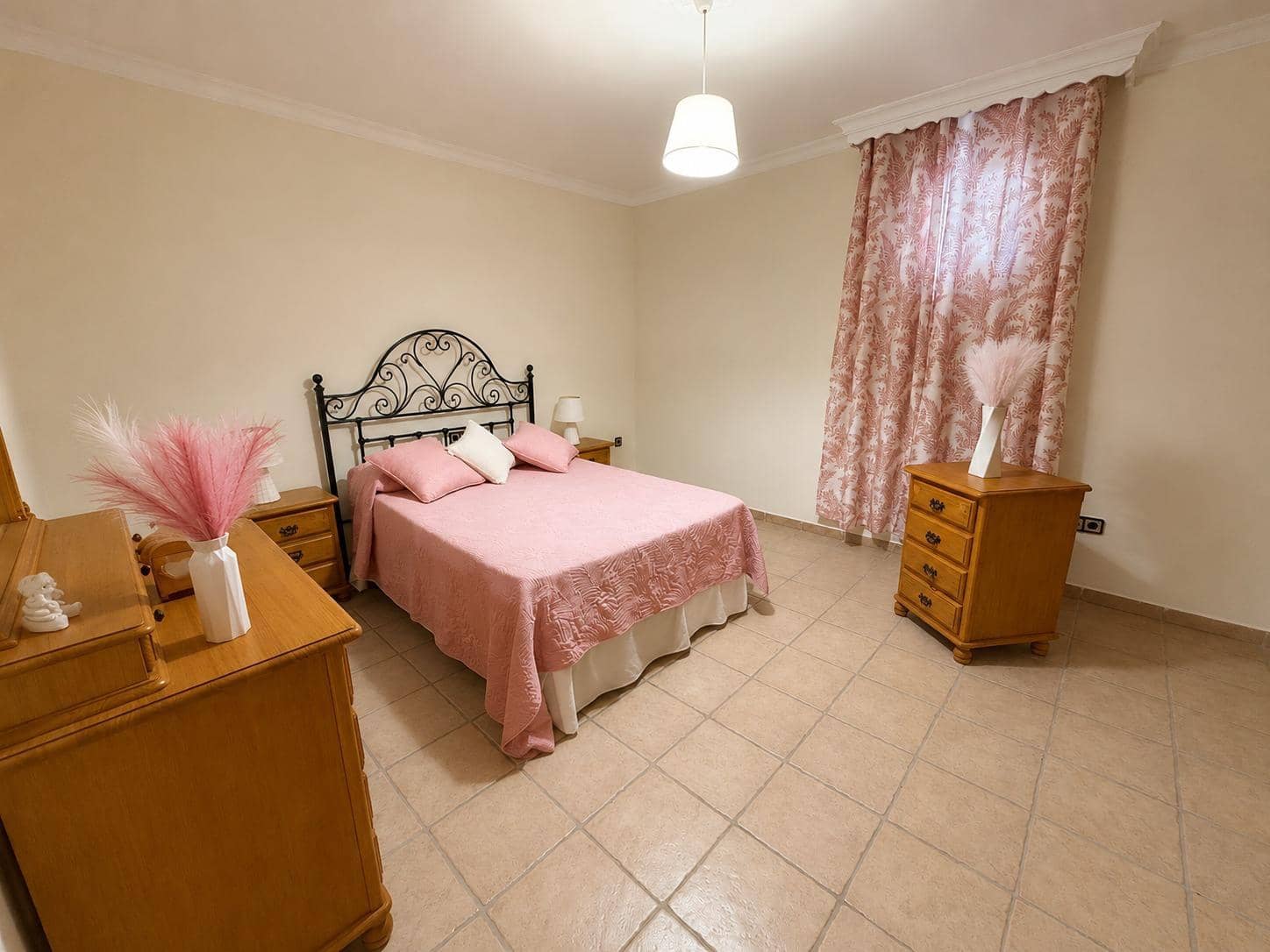 3 slaapkamer Villa te koop in La Linea de la Concepcion met zwembad garage - € 565.000 (Ref: 9939971)
