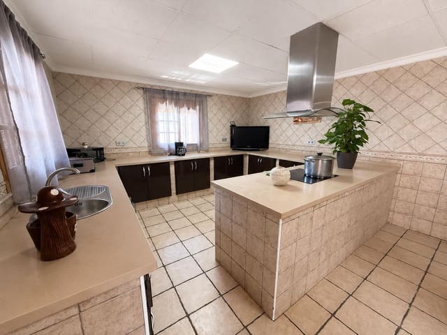 3 sovrum Villa till salu i La Línea de la Concepción med pool garage - 565 000 € (Ref: 9939971)