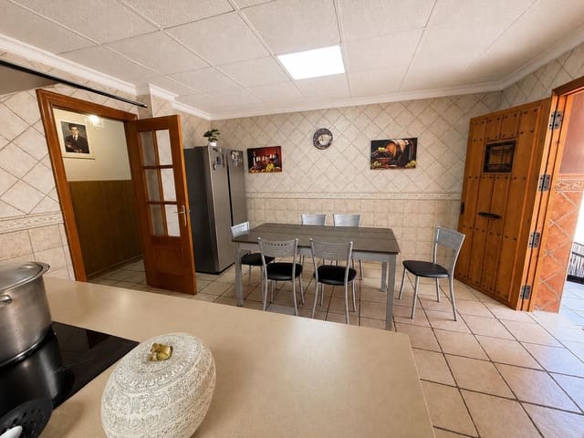 3 sovrum Villa till salu i La Línea de la Concepción med pool garage - 565 000 € (Ref: 9939971)
