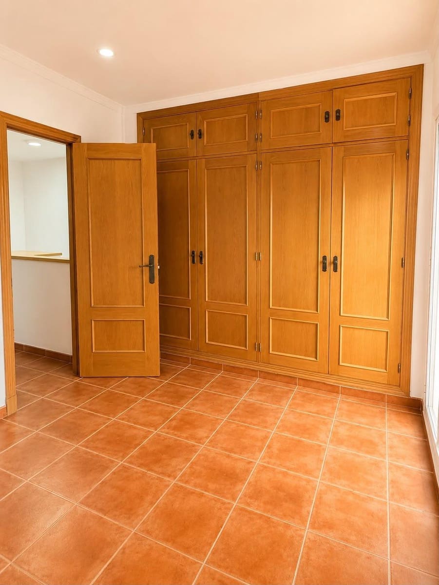 3 Zimmer Haus zu verkaufen in Algeciras mit Pool - 292.000 € (Ref: 9942526)