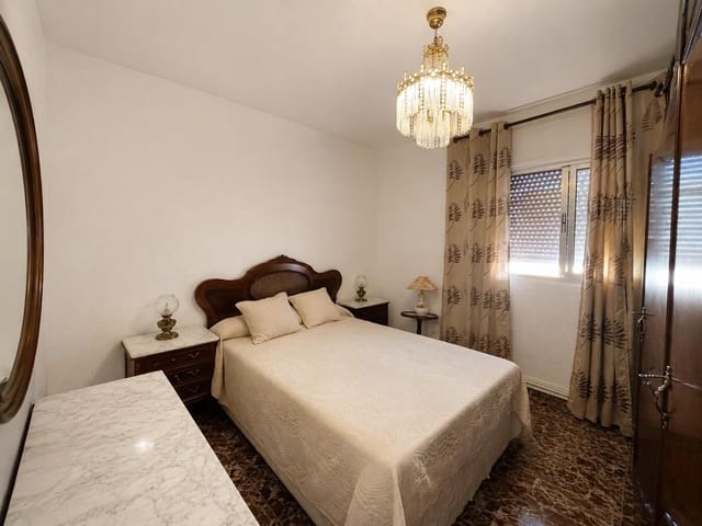 3 Zimmer Wohnung zu verkaufen in La Línea de la Concepción - 195.000 € (Ref: 9966663)