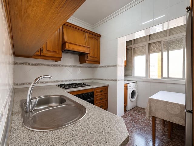 3 Zimmer Wohnung zu verkaufen in La Línea de la Concepción - 195.000 € (Ref: 9966663)