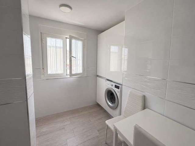 3 makuuhuone Asunto myytävänä paikassa La Línea de la Concepción - 141 000 € (Ref: 9966664)