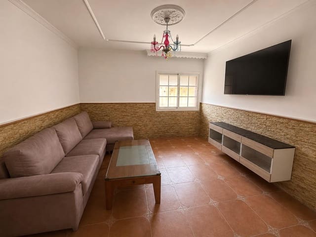 2 bedroom Apartment for sale in La Línea de la Concepción - € 142,000 (Ref: 9966666)