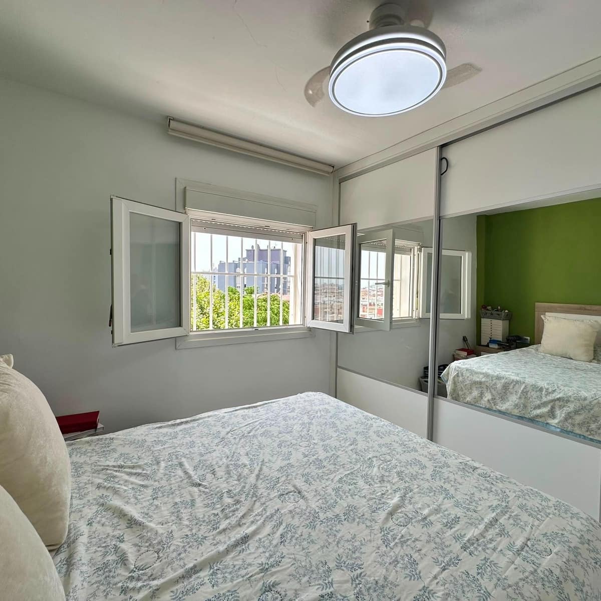 2 Zimmer Wohnung zu verkaufen in La Linea de la Concepcion - 180.000 € (Ref: 9997130)