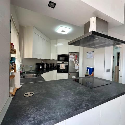 2 Zimmer Wohnung zu verkaufen in La Línea de la Concepción - 180.000 € (Ref: 9997130)