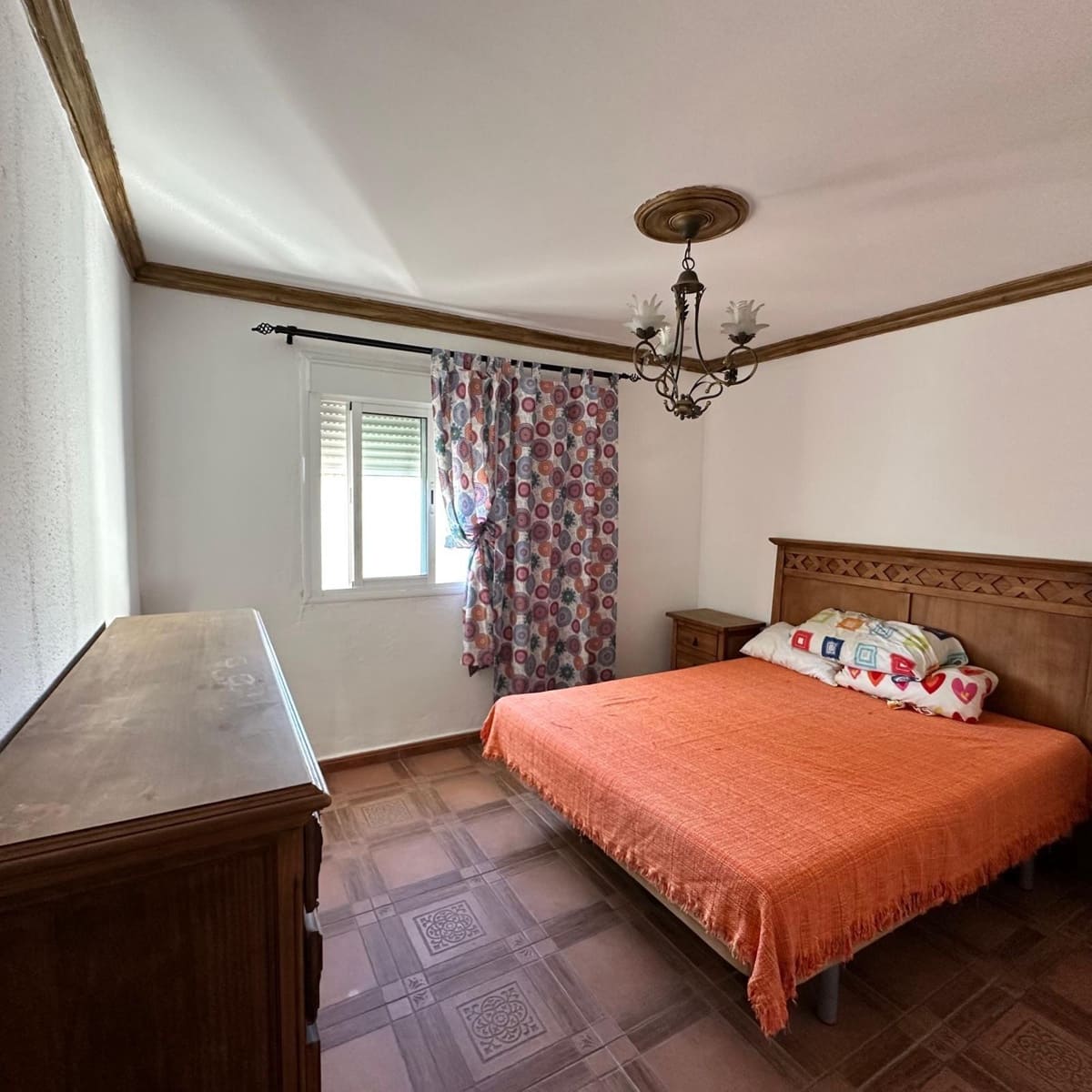 3 bedroom Flat for sale in La Linea de la Concepcion - € 138,000 (Ref: 9998812)