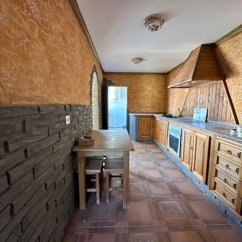 3 bedroom Flat for sale in La Línea de la Concepción - € 138,000 (Ref: 9998812)