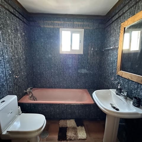 3 bedroom Flat for sale in La Línea de la Concepción - € 138,000 (Ref: 9998812)