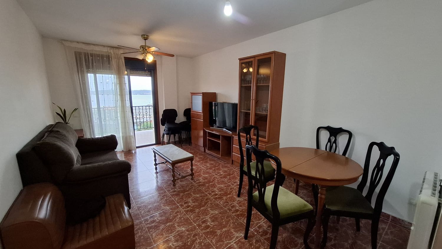 2 makuuhuone Huoneisto vuokrattavana paikassa Boiro - 550 € (Ref: 10020301)
