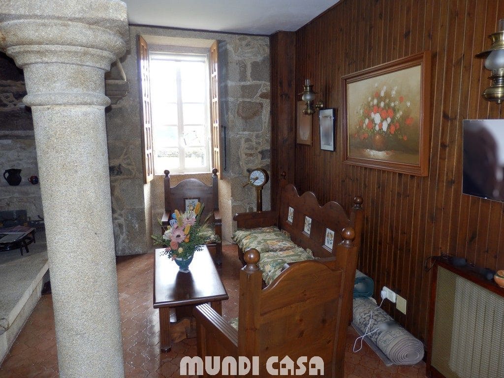 6 bedroom Flat for sale in Padron with garage - € 600,000 (Ref: 6216698)