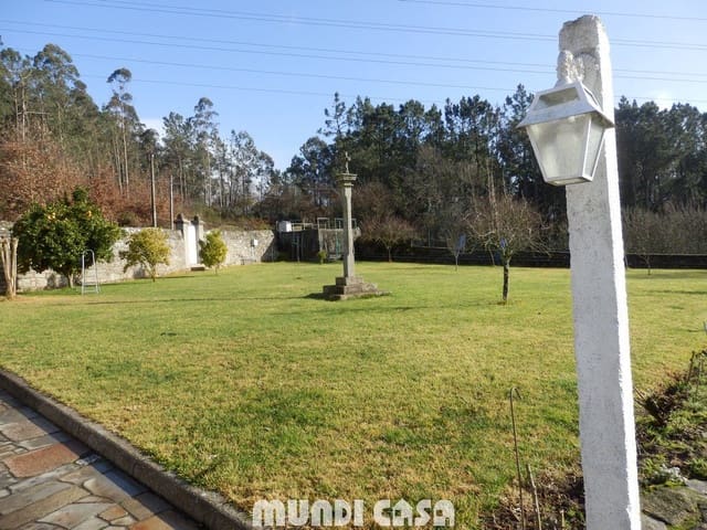 6 bedroom Flat for sale in Padrón with garage - € 600,000 (Ref: 6216698)