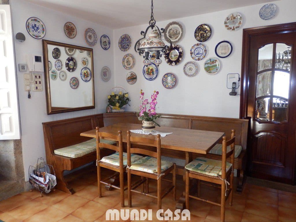 6 bedroom Flat for sale in Padron with garage - € 600,000 (Ref: 6216698)