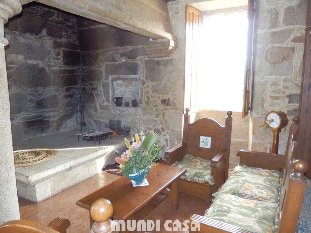 6 bedroom Flat for sale in Padron with garage - € 600,000 (Ref: 6216698)