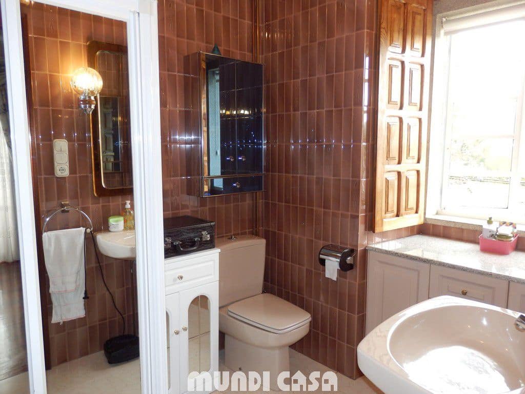 6 bedroom Flat for sale in Padron with garage - € 600,000 (Ref: 6216698)