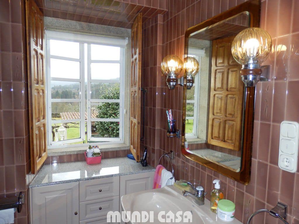 6 bedroom Flat for sale in Padron with garage - € 600,000 (Ref: 6216698)