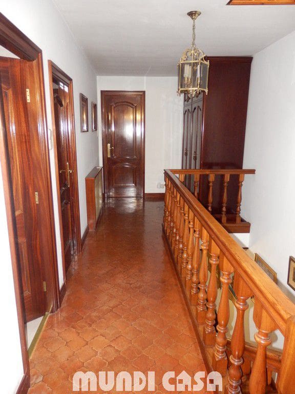 6 bedroom Flat for sale in Padron with garage - € 600,000 (Ref: 6216698)