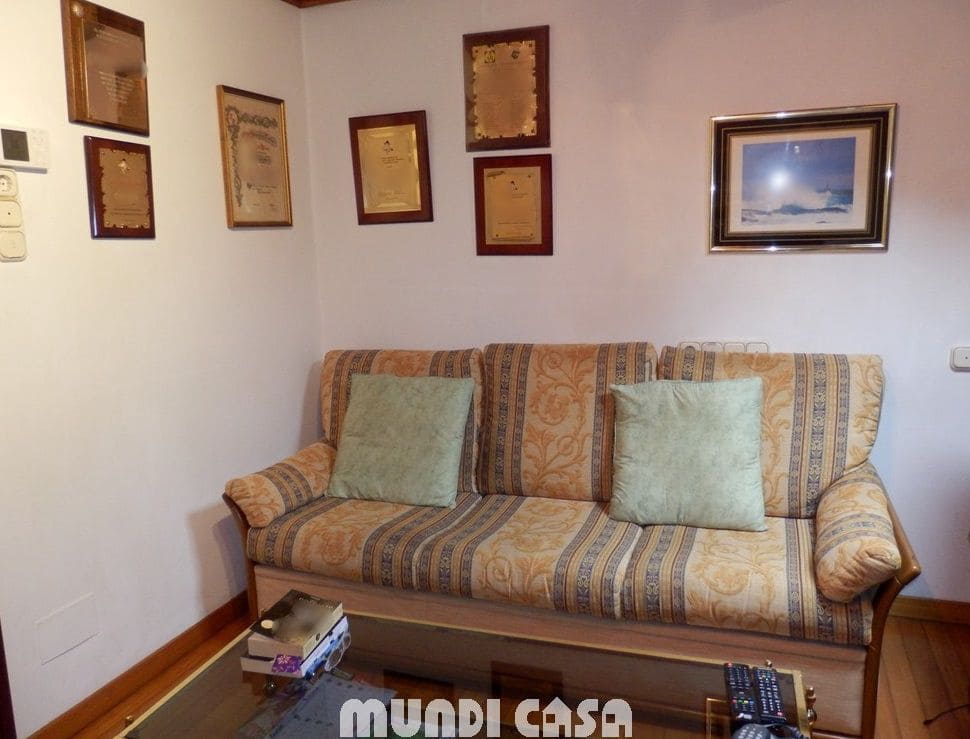 6 bedroom Flat for sale in Padron with garage - € 600,000 (Ref: 6216698)