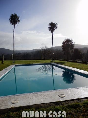 6 bedroom Flat for sale in Padrón with garage - € 600,000 (Ref: 6216698)