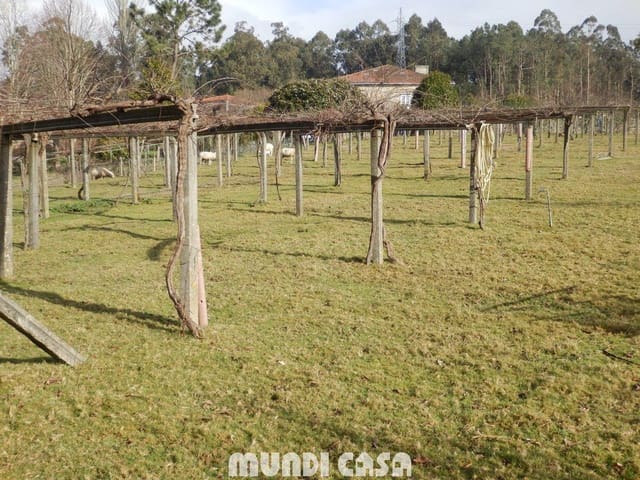 6 bedroom Flat for sale in Padrón with garage - € 600,000 (Ref: 6216698)