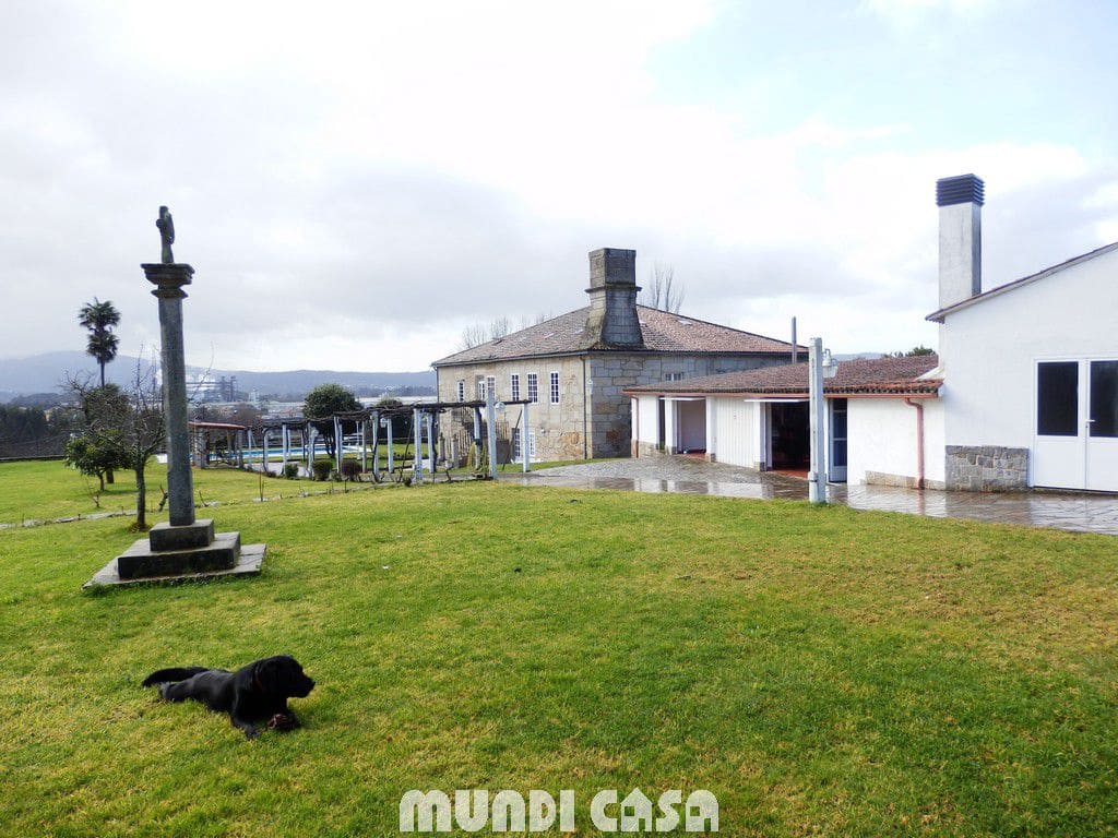6 bedroom Flat for sale in Padron with garage - € 600,000 (Ref: 6216698)