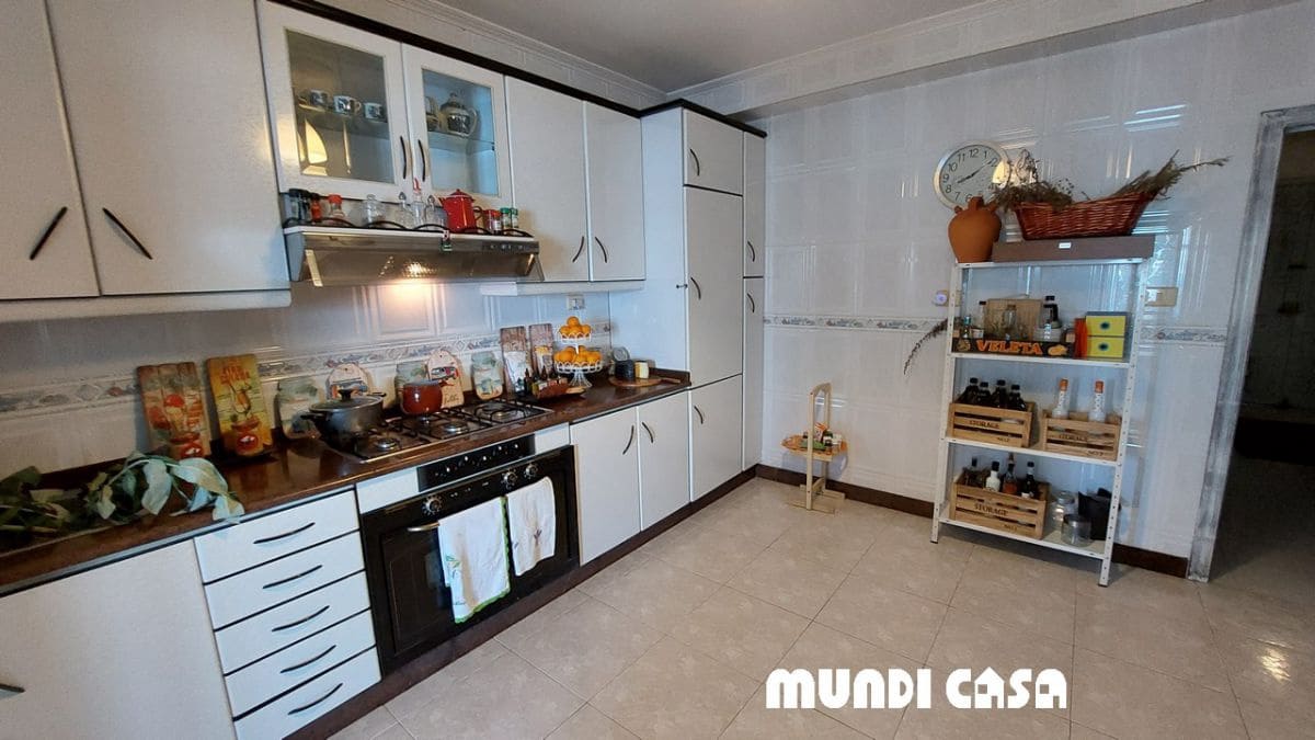 5 soveværelse Byhus til salg i A Pobra do Caraminal - € 560.000 (Ref: 6334110)