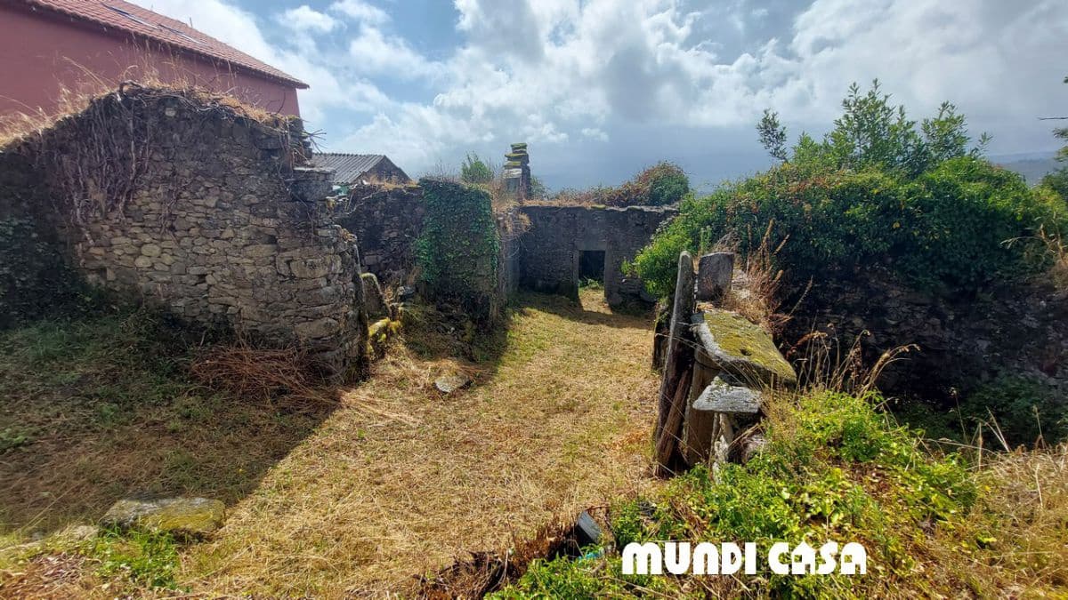 Byhus til salg i Lousame - € 19.900 (Ref: 7026119)