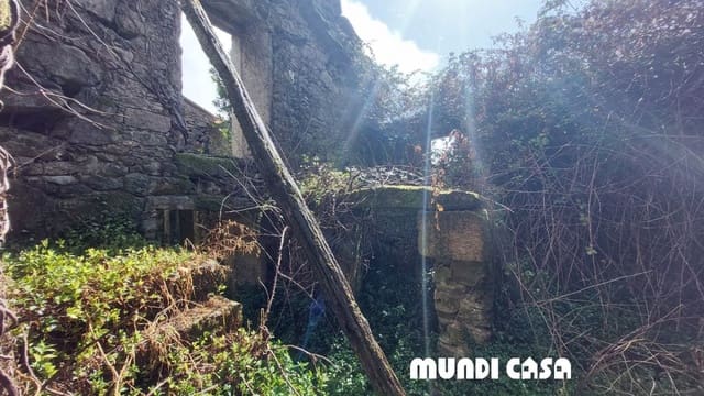 Maison de Ville à vendre à Lousame - 19 900 € (Ref: 7026119)