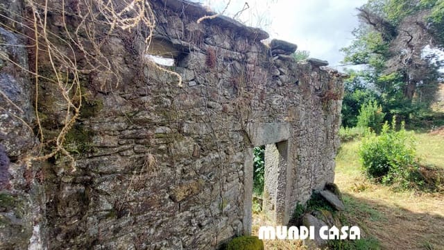 Maison de Ville à vendre à Lousame - 19 900 € (Ref: 7026119)