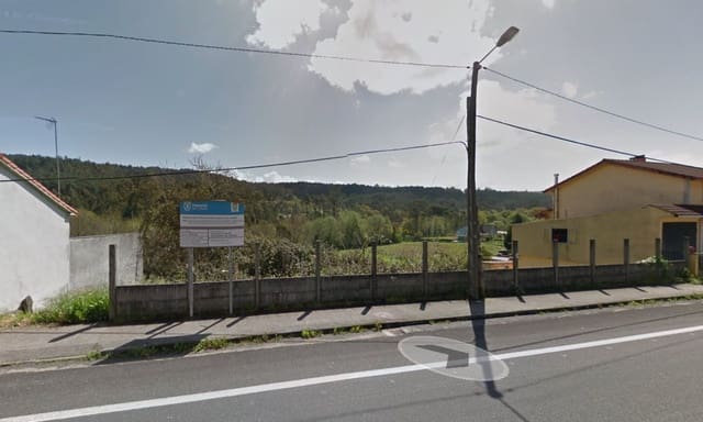 Ubebygd land til salgs i Lousame - € 70 000 (Ref: 7935773)