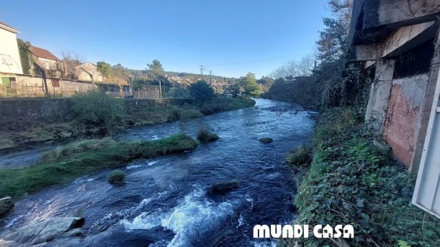 Byhus til salg i Boiro - € 80.000 (Ref: 8039129)