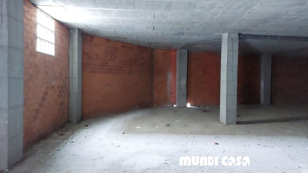 Commercial for sale in Boiro - € 450,000 (Ref: 8599198)