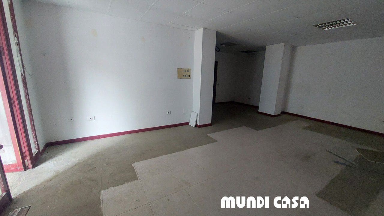 Erhverv til leje i Boiro - € 240 (Ref: 8622554)