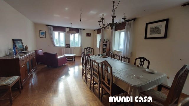 7 bedroom Townhouse for sale in Boiro with garage - € 490,000 (Ref: 8670206)