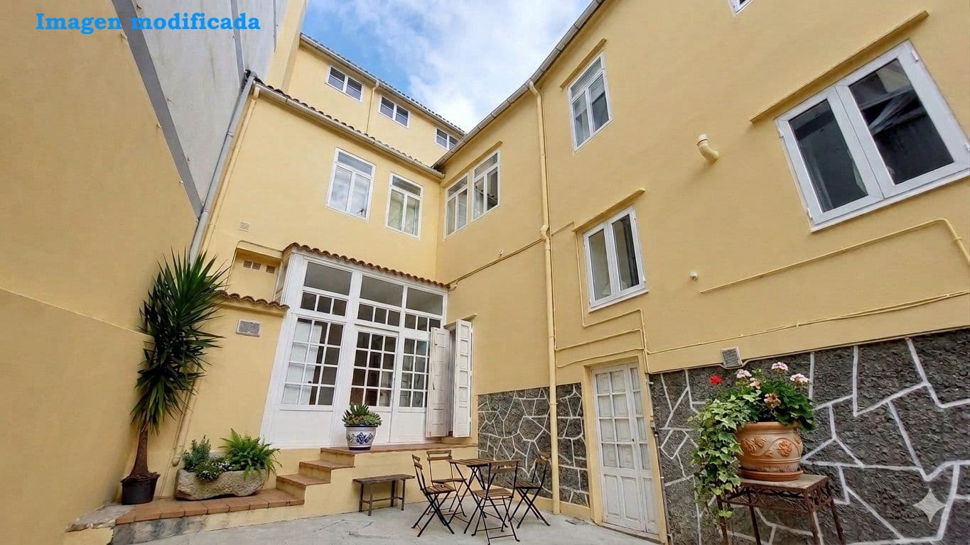 Casa de 7 habitaciones en Boiro en venta con garaje - 350.000 € (Ref: 8670206)