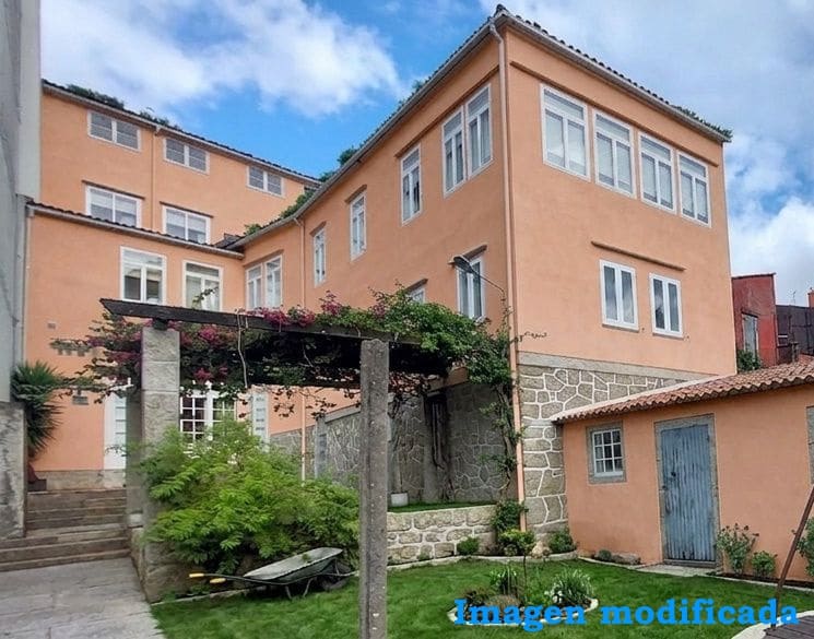 Casa de 7 habitaciones en Boiro en venta con garaje - 350.000 € (Ref: 8670206)