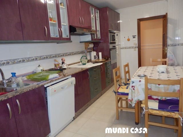 3 slaapkamer Flat te koop in Boiro met garage - € 150.000 (Ref: 8786044)