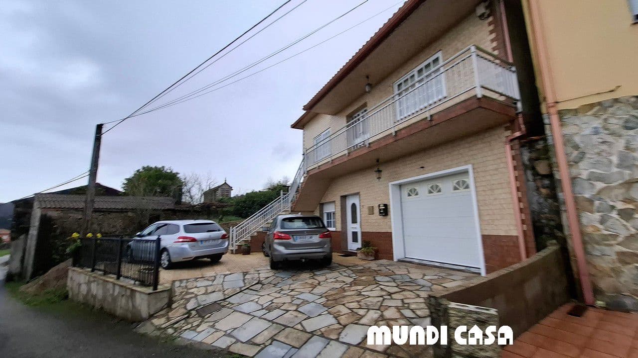 4 soveværelse Byhus til salg i Boiro med garage - € 245.000 (Ref: 8812132)