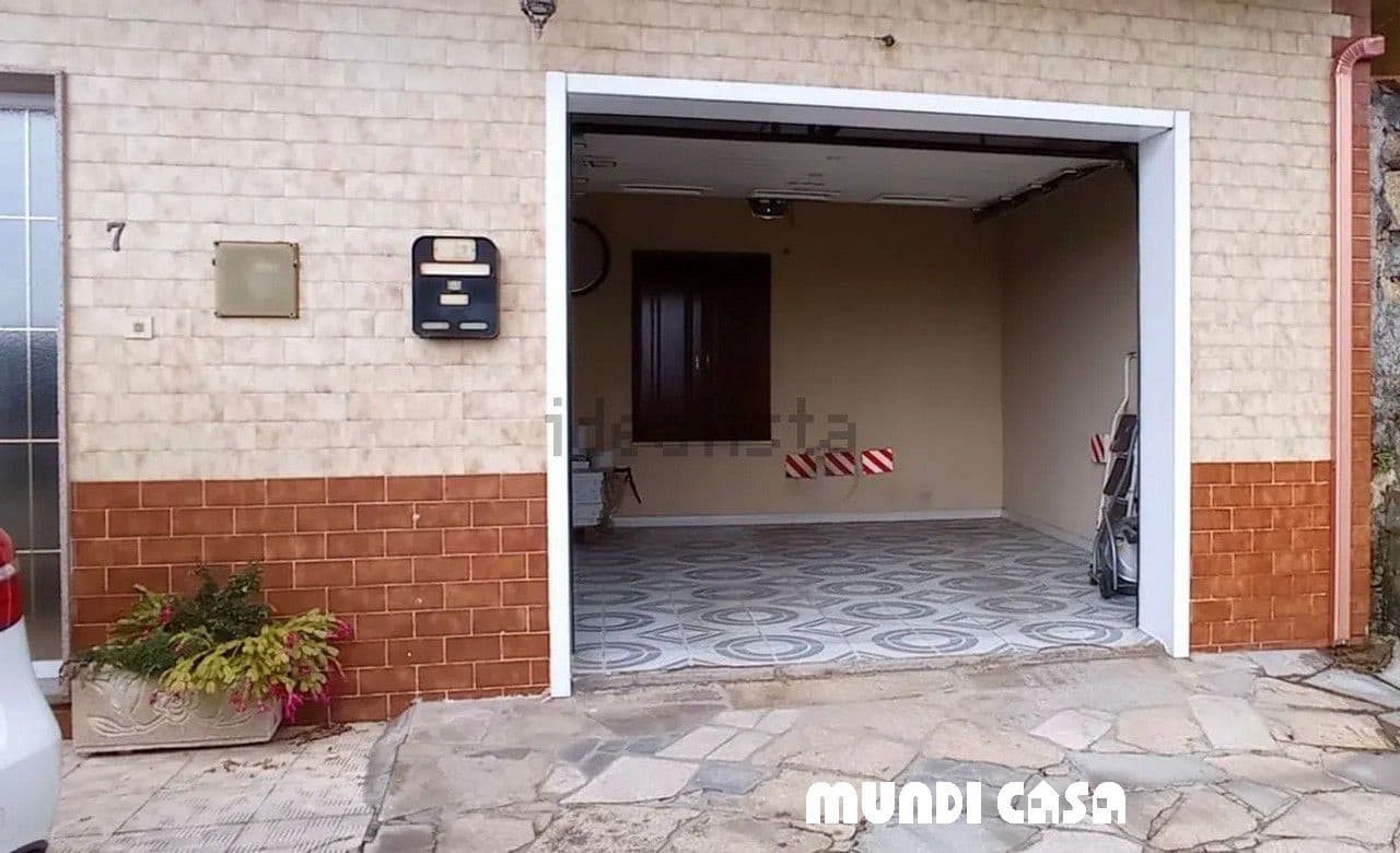 4 soveværelse Byhus til salg i Boiro med garage - € 245.000 (Ref: 8812132)