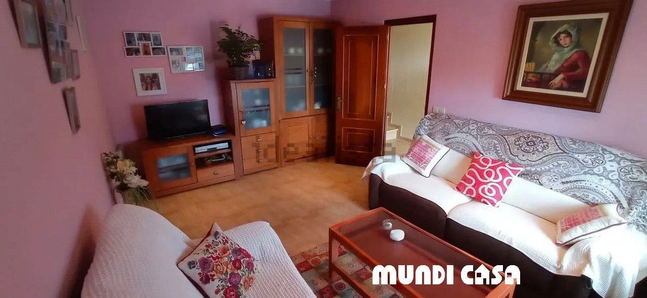 4 soveværelse Byhus til salg i Boiro med garage - € 245.000 (Ref: 8812132)