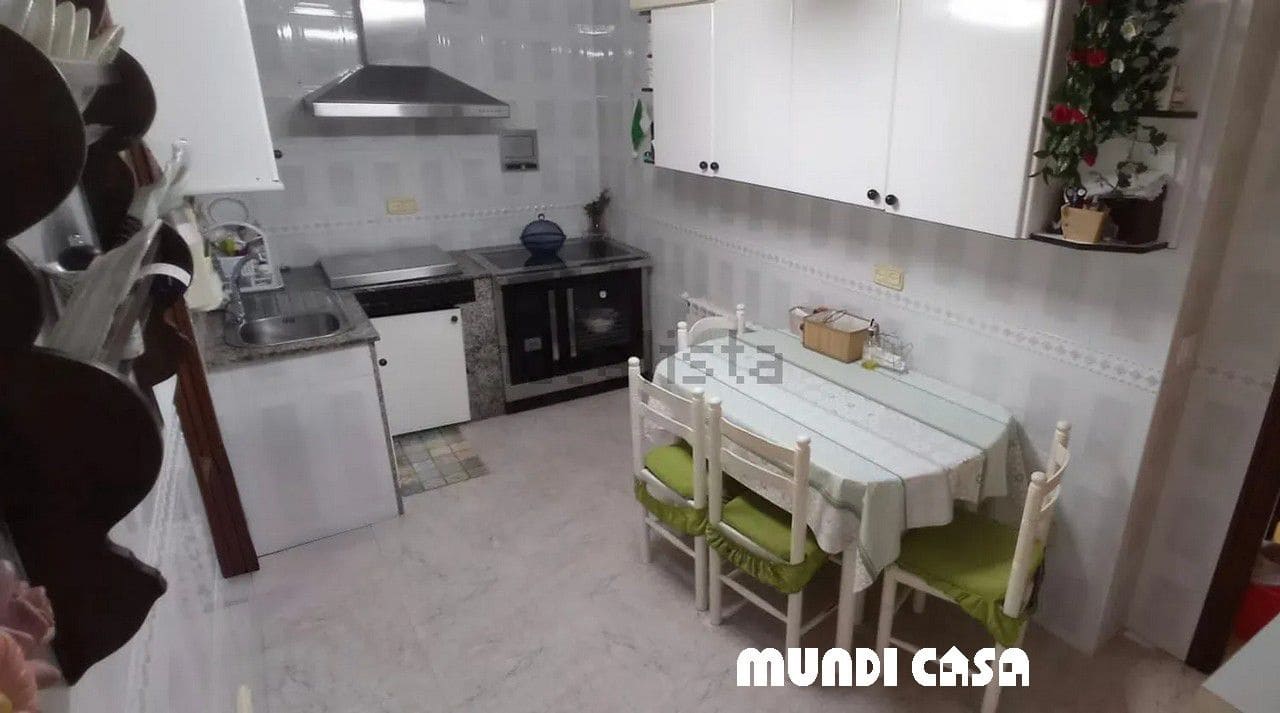 4 soveværelse Byhus til salg i Boiro med garage - € 245.000 (Ref: 8812132)