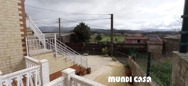 4 bedroom Townhouse for sale in Boiro with garage - € 245,000 (Ref: 8812132)