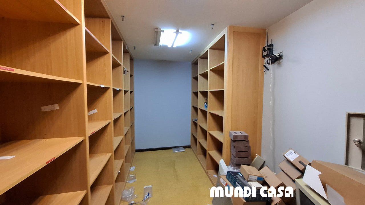 1 bedroom Commercial for rent in Boiro - € 800 (Ref: 8920068)